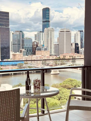 Spectacular Southbank view APT